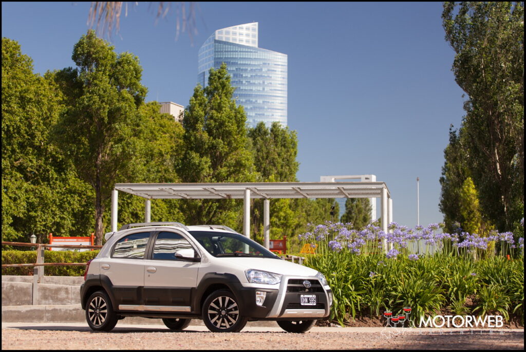 2014-12 TEST Toyota Etios Cross Motorweb Argentina 106