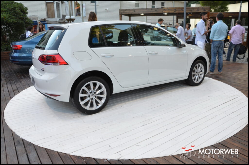 2015-01-08 LANZ Volkswagen Golf VII Motorweb Argentina 23