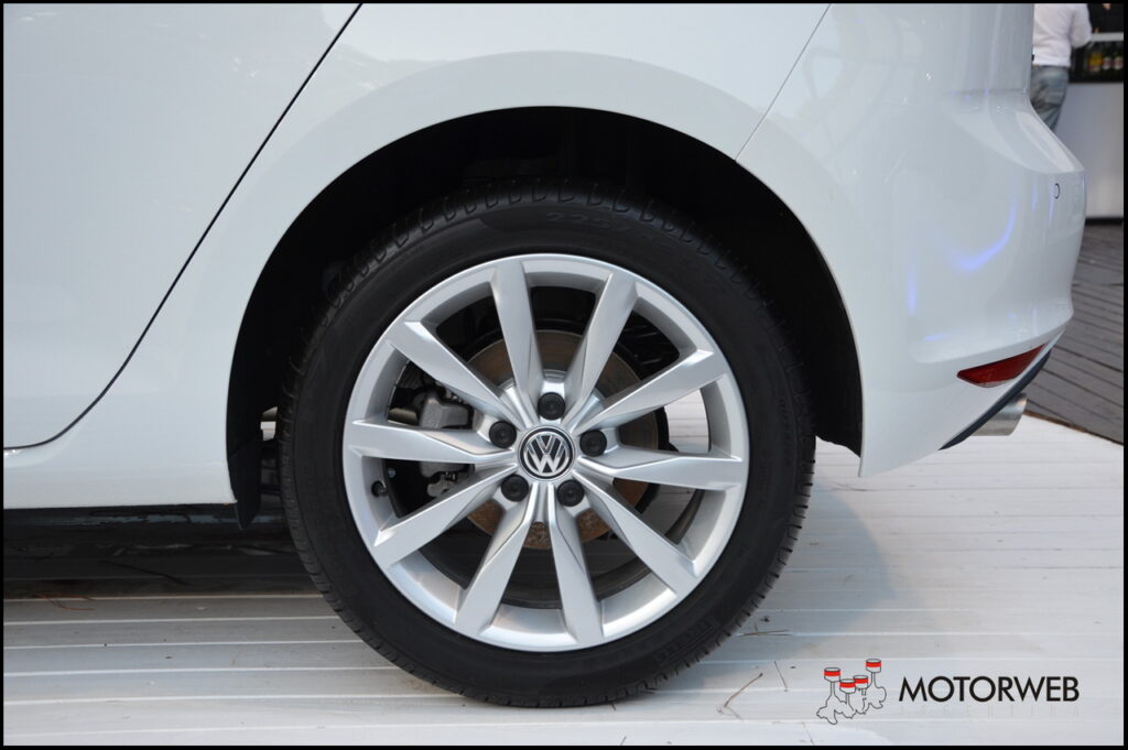 2015-01-08 LANZ Volkswagen Golf VII Motorweb Argentina 27