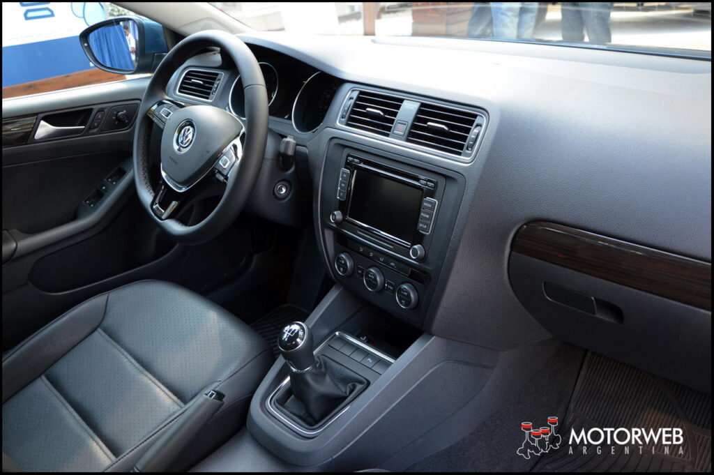2015-01-08 LANZ Volkswagen Vento Motorweb Argentina 018