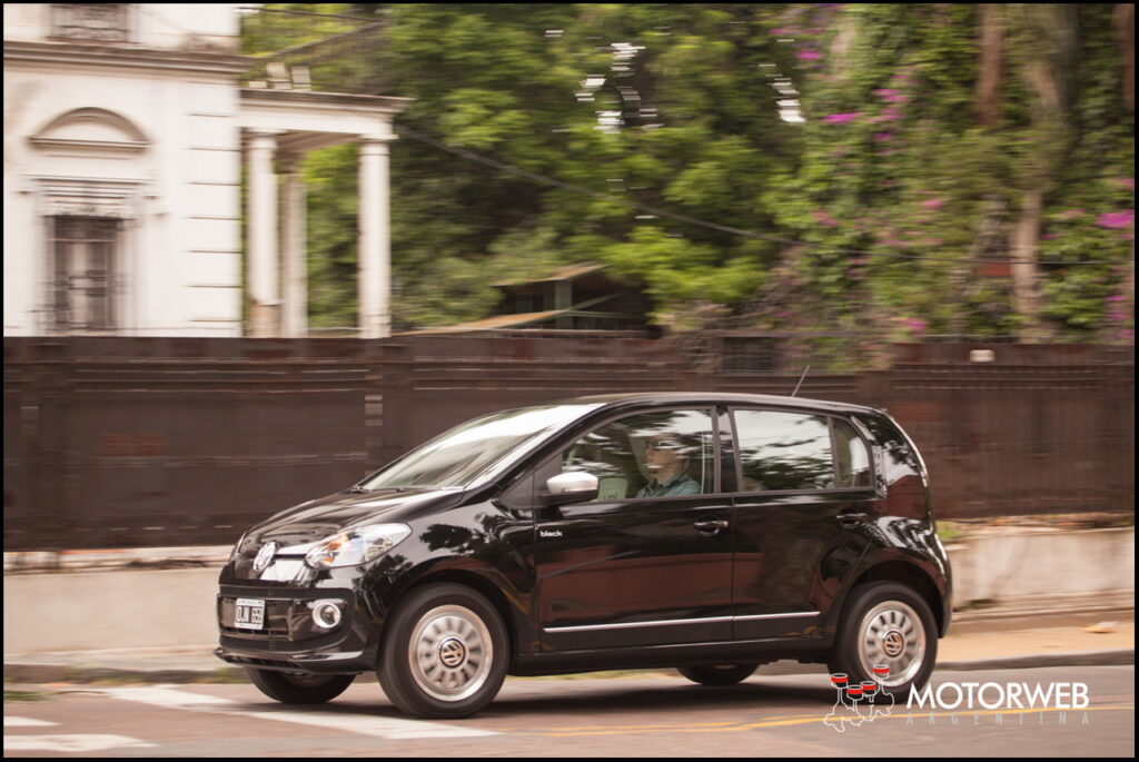 2015-01 TEST Volkswagen Black up Motorweb Argentina 025