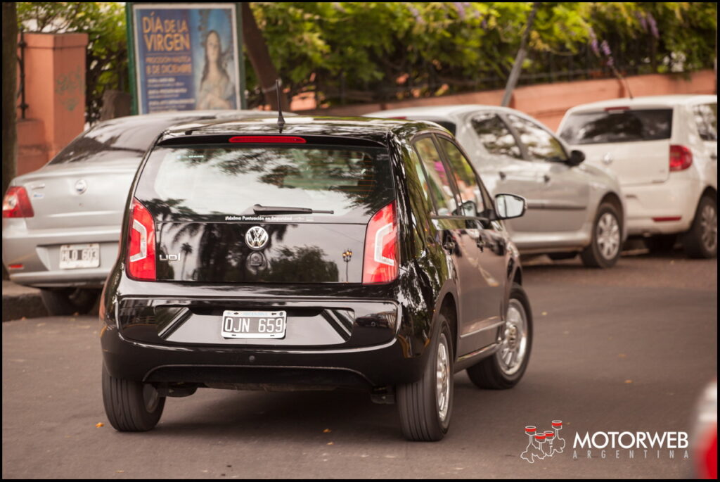 2015-01 TEST Volkswagen Black up Motorweb Argentina 029