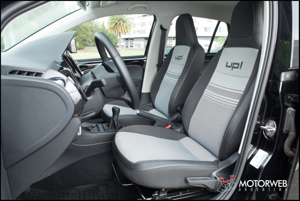 2015-01 TEST Volkswagen Black up Motorweb Argentina 083