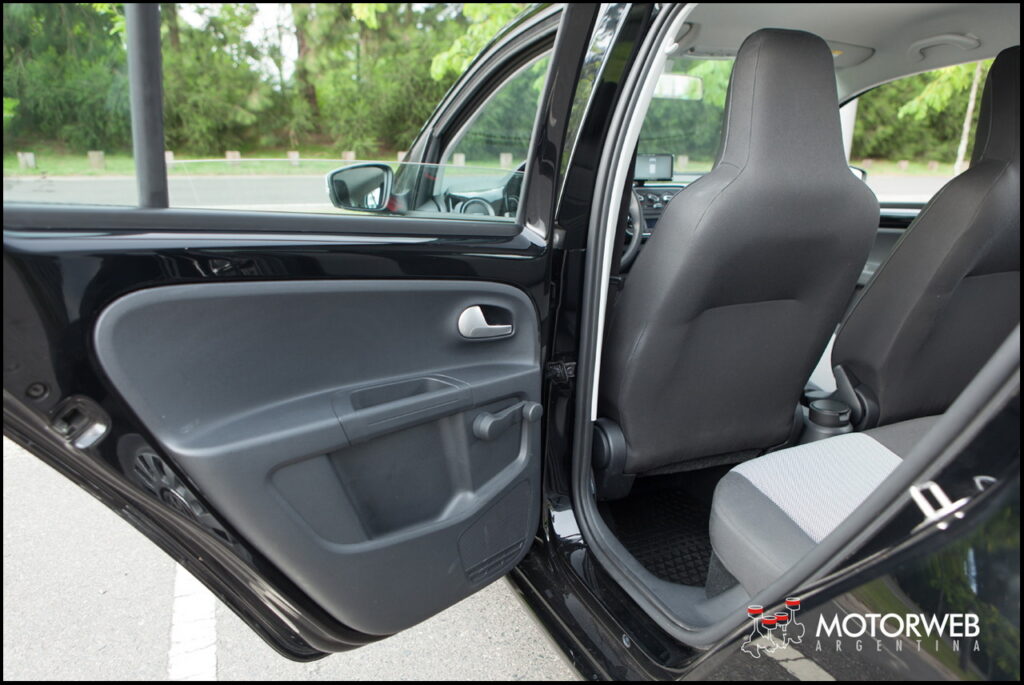 2015-01 TEST Volkswagen Black up Motorweb Argentina 087