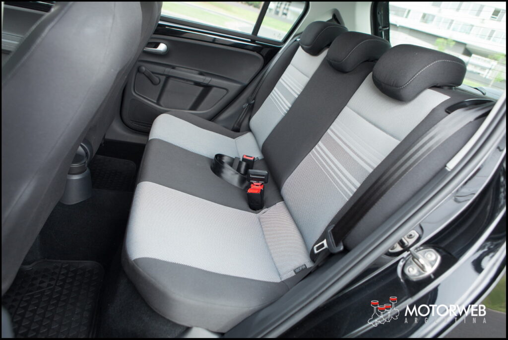 2015-01 TEST Volkswagen Black up Motorweb Argentina 089