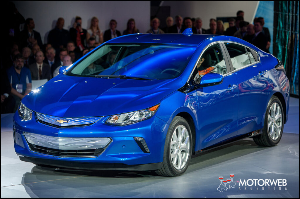 Chevrolet Unveils Bolt EV and Next -Generation Volt