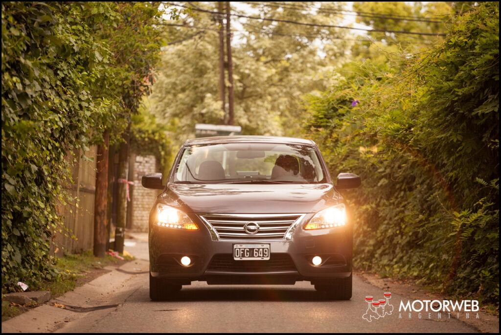 2015-02 TEST Nissan Sentra Advance Motorweb Argentina 005