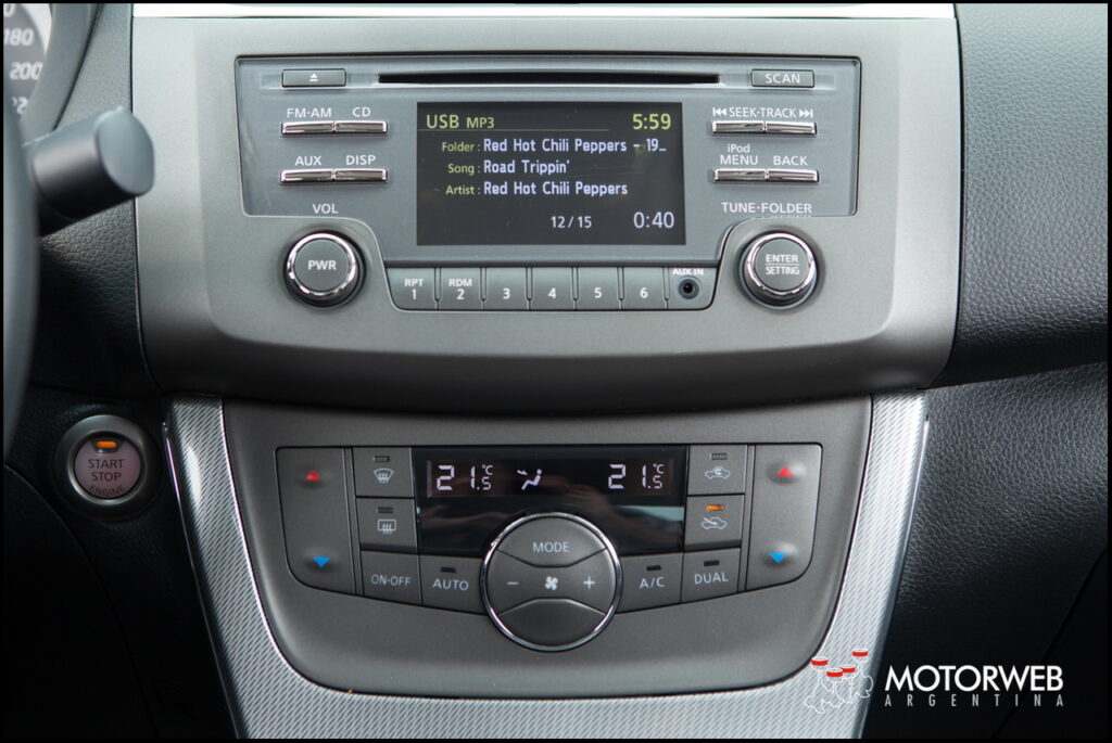 2015-02 TEST Nissan Sentra Advance Motorweb Argentina 039