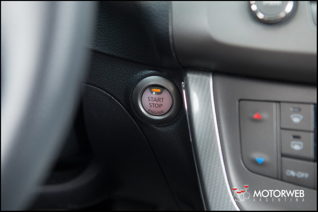 2015-02 TEST Nissan Sentra Advance Motorweb Argentina 049
