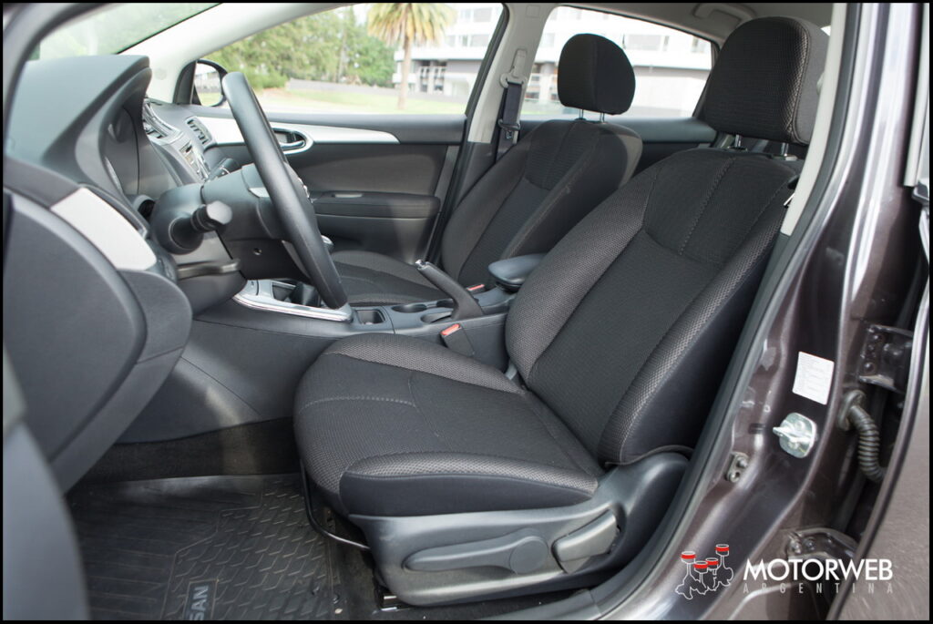 2015-02 TEST Nissan Sentra Advance Motorweb Argentina 053