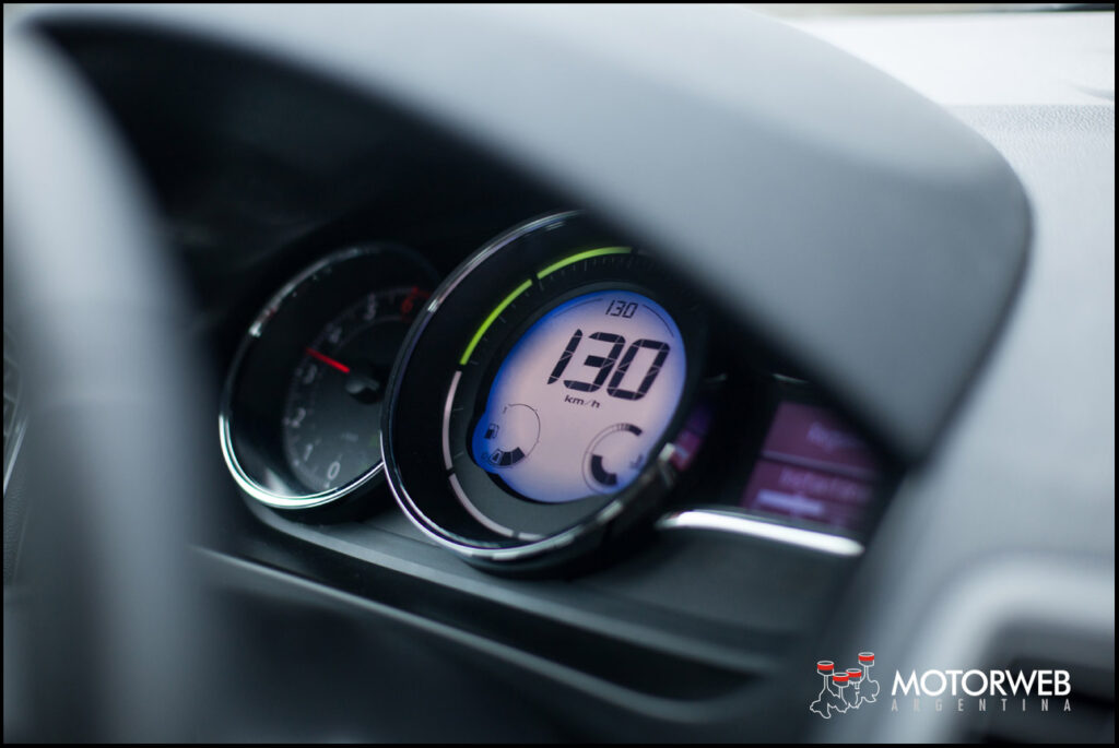 2015-04 TEST Renault Fluence Privilege 502