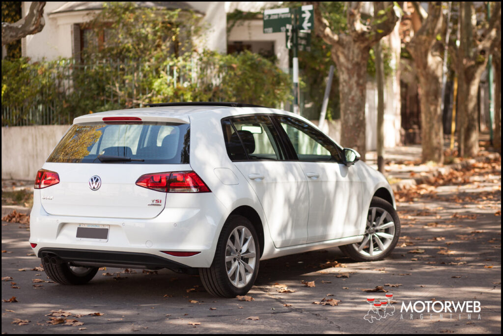 2015-04 TEST VW Golf VII Highline DSG Motorweb Argentina 010