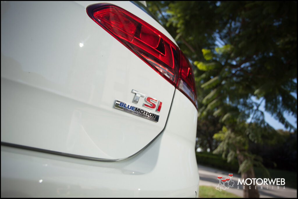 2015-04 TEST VW Golf VII Highline DSG Motorweb Argentina 012