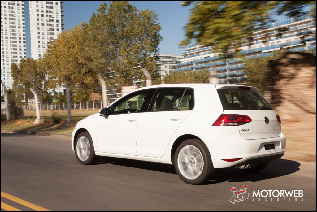 2015-04 TEST VW Golf VII Highline DSG Motorweb Argentina 020