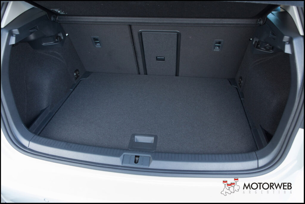 2015-04 TEST VW Golf VII Highline DSG Motorweb Argentina 097