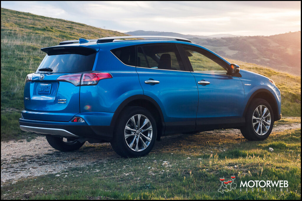 Toyota RAV4 Hybrid 2015 Motorweb Argentina 06