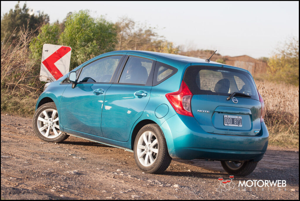 2015-05 TEST Nissan Note CVT Motorweb Argentina 018