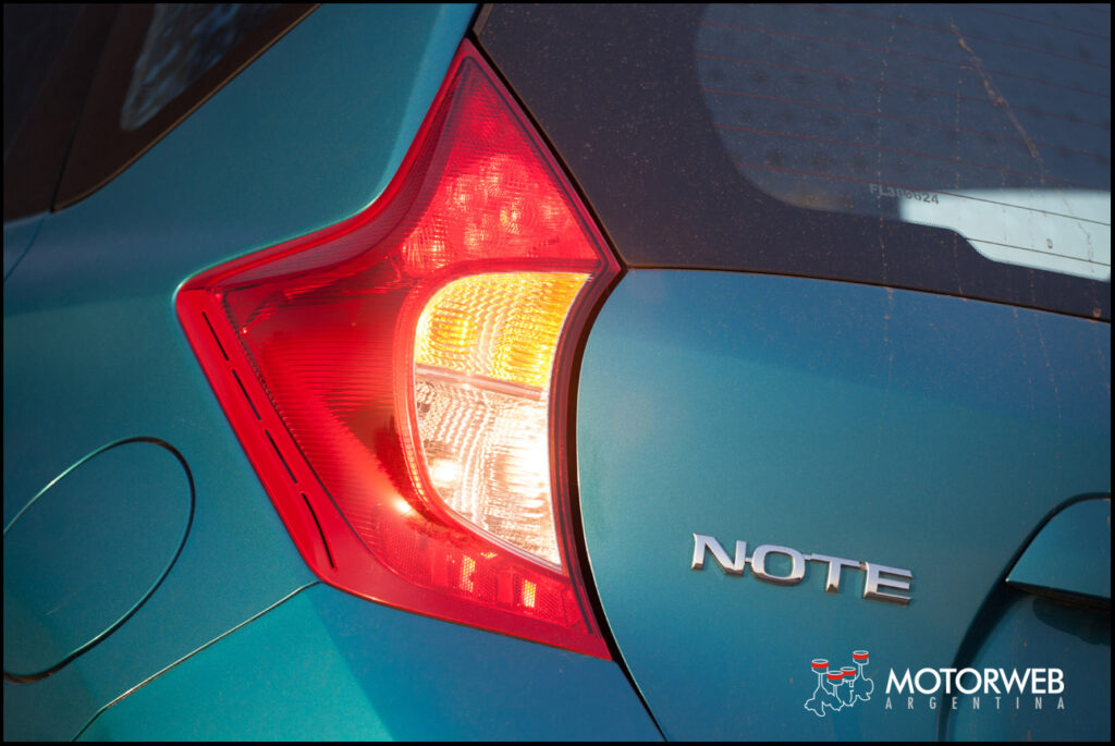 2015-05 TEST Nissan Note CVT Motorweb Argentina 029