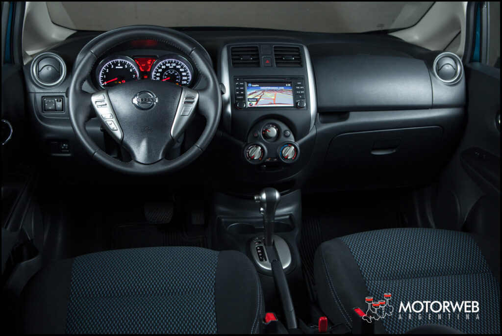 2015-05 TEST Nissan Note CVT Motorweb Argentina 043