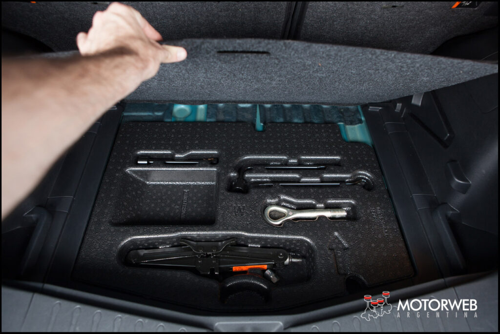 2015-05 TEST Nissan Note CVT Motorweb Argentina 096