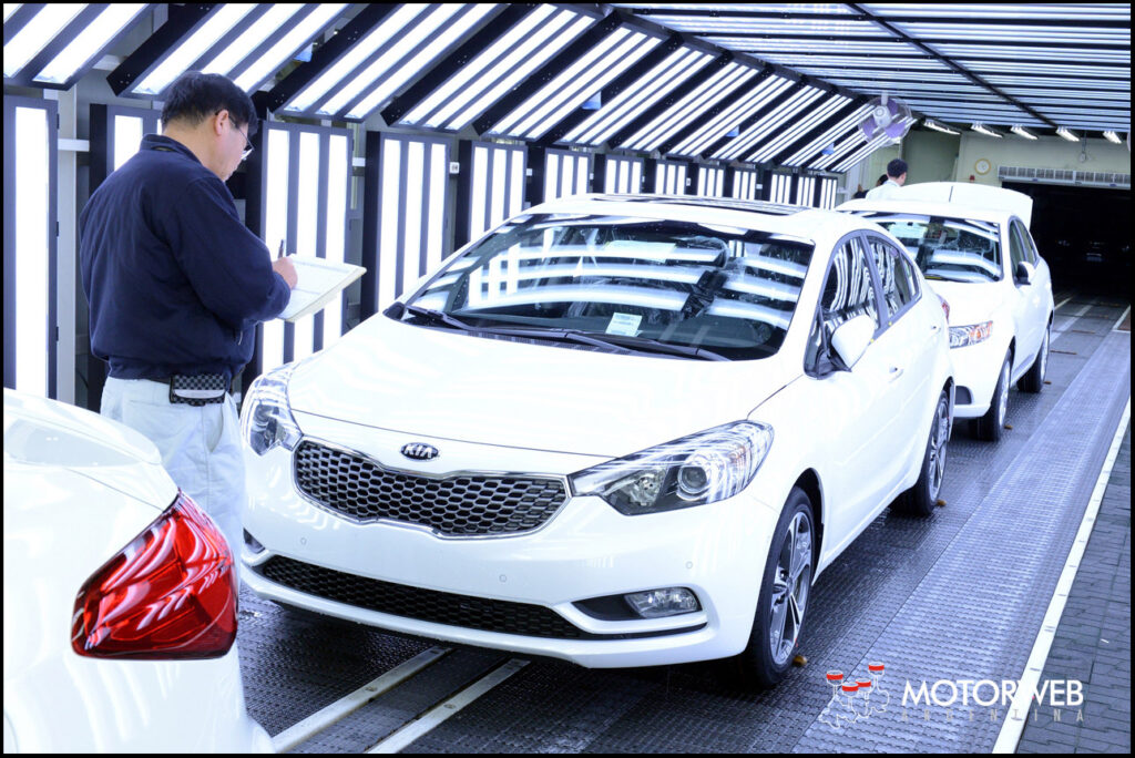 2015-06 Nueva Fabrica KIA Mexico 03