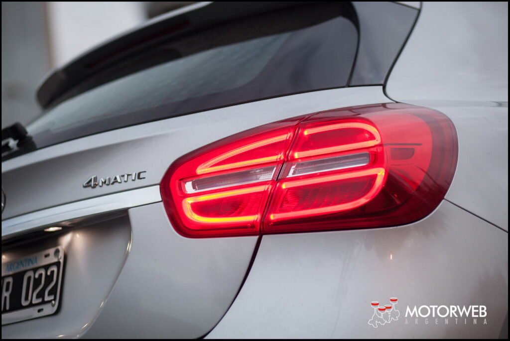 2015-06 TEST Mercedes GLA 250 Motorweb Argentina 005