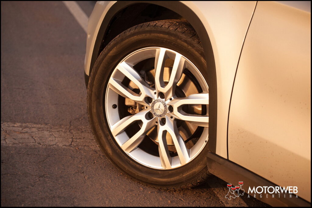 2015-06 TEST Mercedes GLA 250 Motorweb Argentina 023