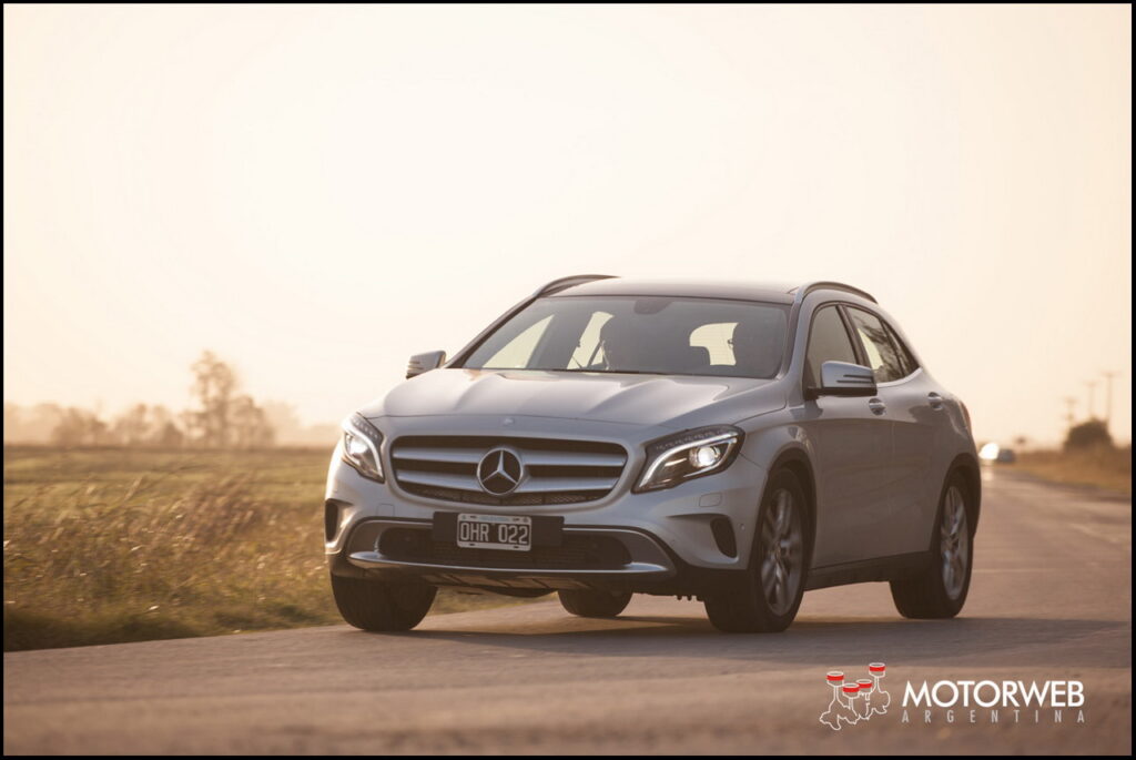 2015-06 TEST Mercedes GLA 250 Motorweb Argentina 030