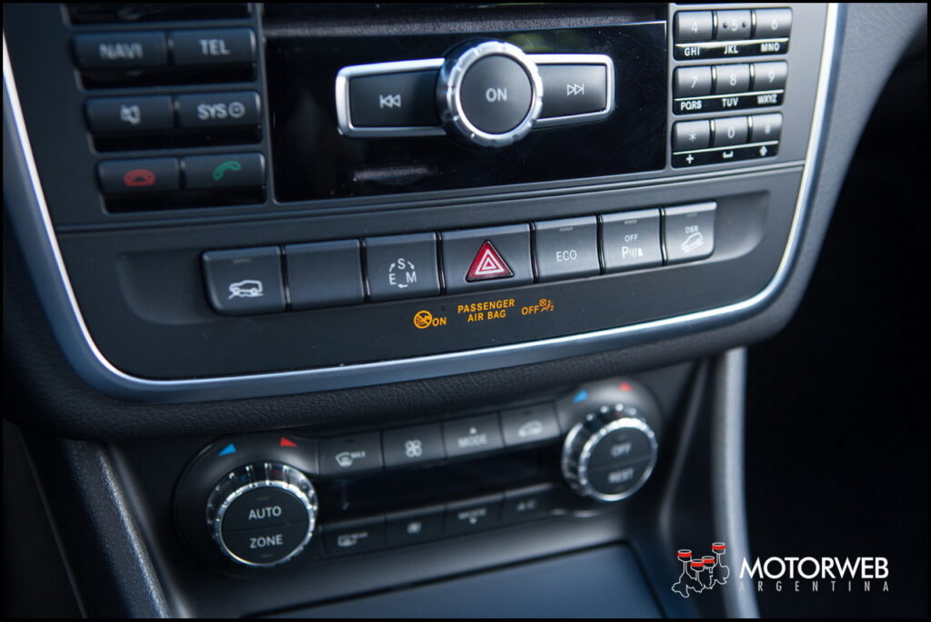 2015-06 TEST Mercedes GLA 250 Motorweb Argentina 063