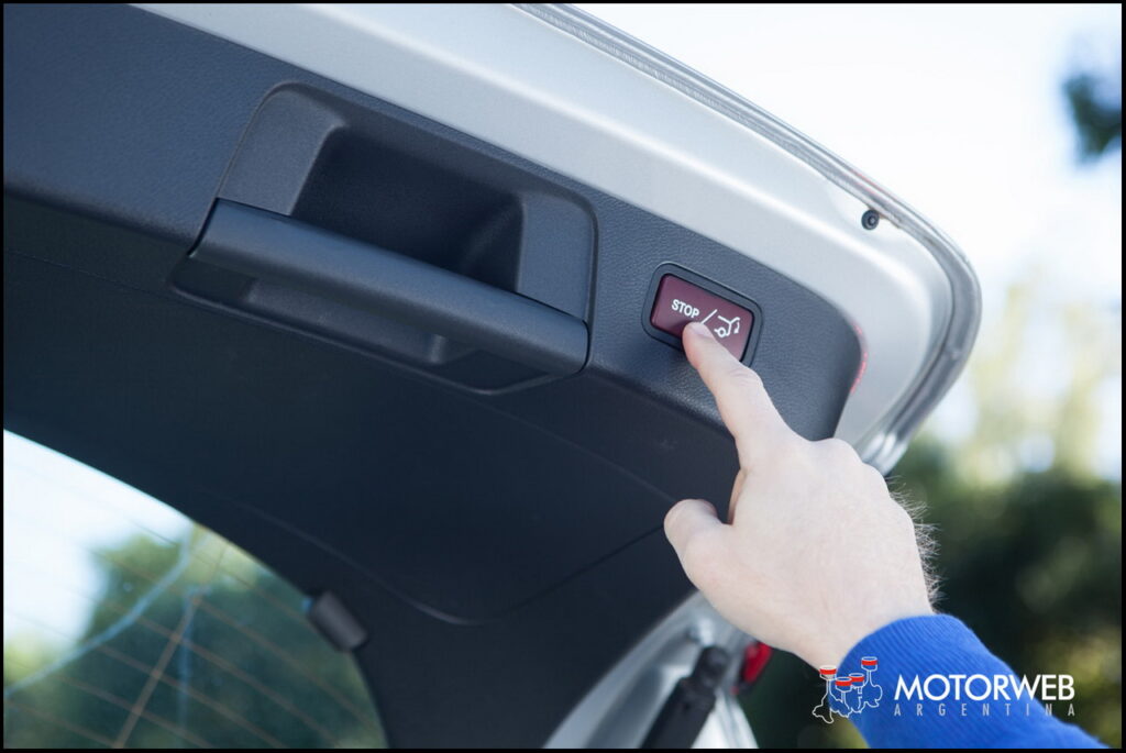 2015-06 TEST Mercedes GLA 250 Motorweb Argentina 098