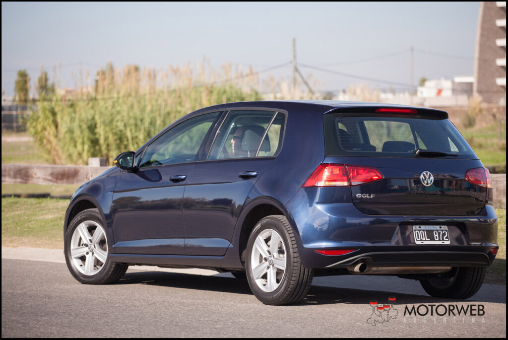 2015-06 TEST VW Golf 1,6 Trendline Motorweb Argentina 02
