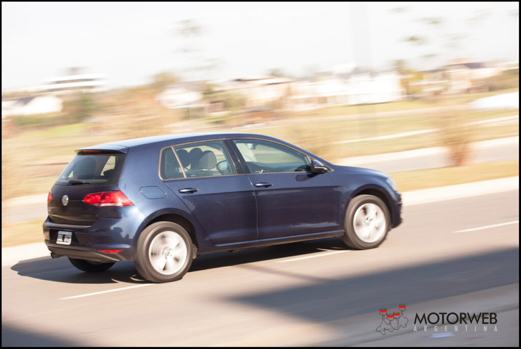 2015-06 TEST VW Golf 1,6 Trendline Motorweb Argentina 15