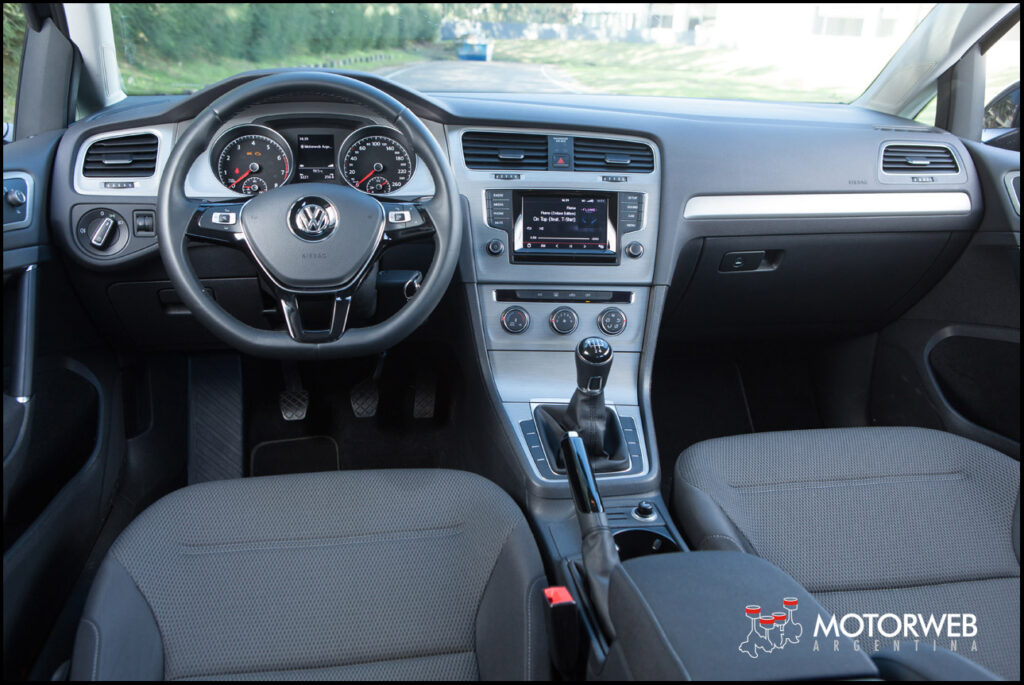 2015-06 TEST VW Golf 1,6 Trendline Motorweb Argentina 31