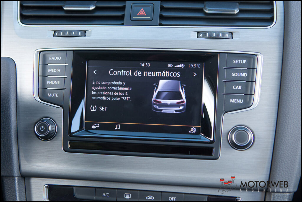 2015-06 TEST VW Golf 1,6 Trendline Motorweb Argentina 39