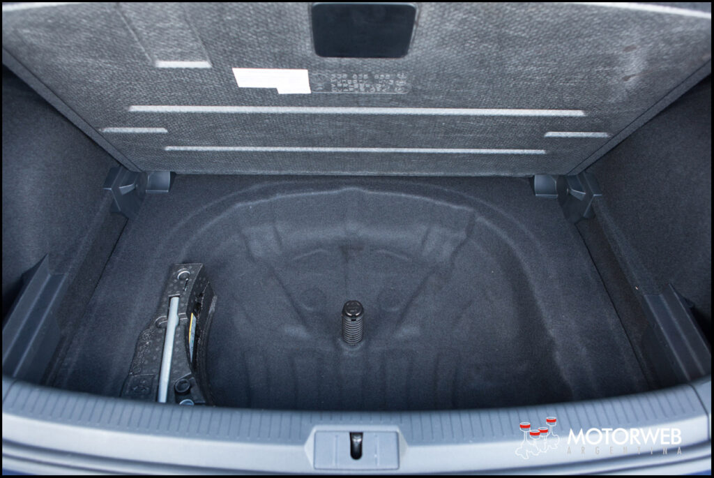2015-06 TEST VW Golf 1,6 Trendline Motorweb Argentina 66