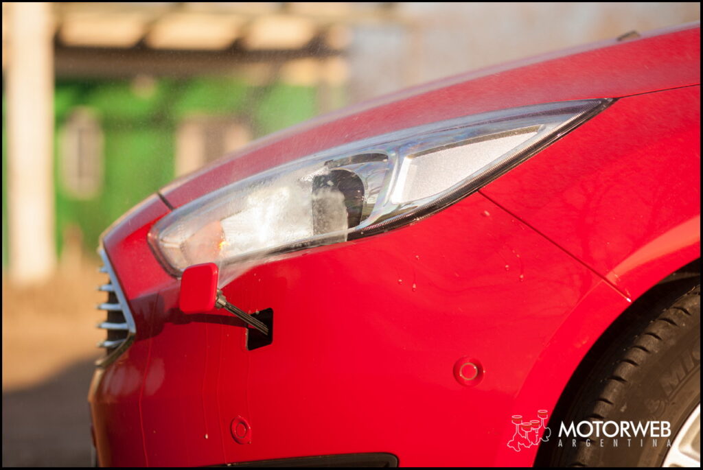 2015-07 TEST Ford Focus Titanium Motorweb Argentina 024