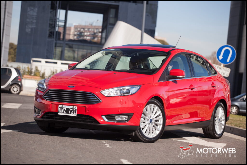 2015-07 TEST Ford Focus Titanium Motorweb Argentina 031