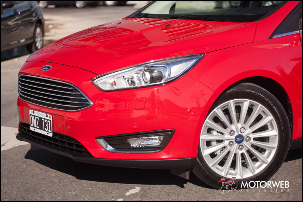 2015-07 TEST Ford Focus Titanium Motorweb Argentina 032
