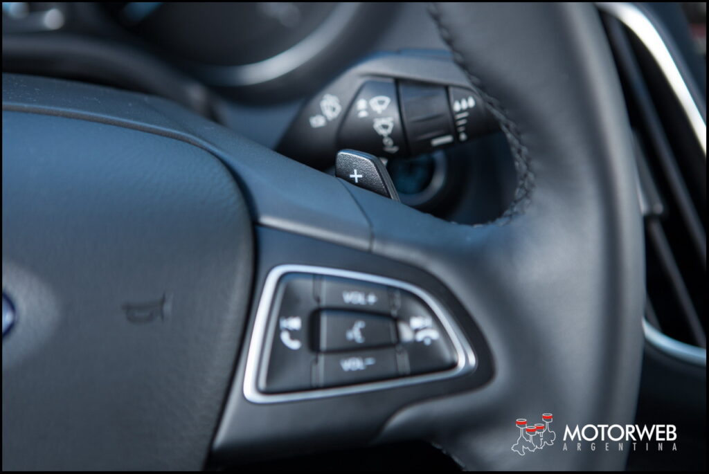 2015-07 TEST Ford Focus Titanium Motorweb Argentina 071