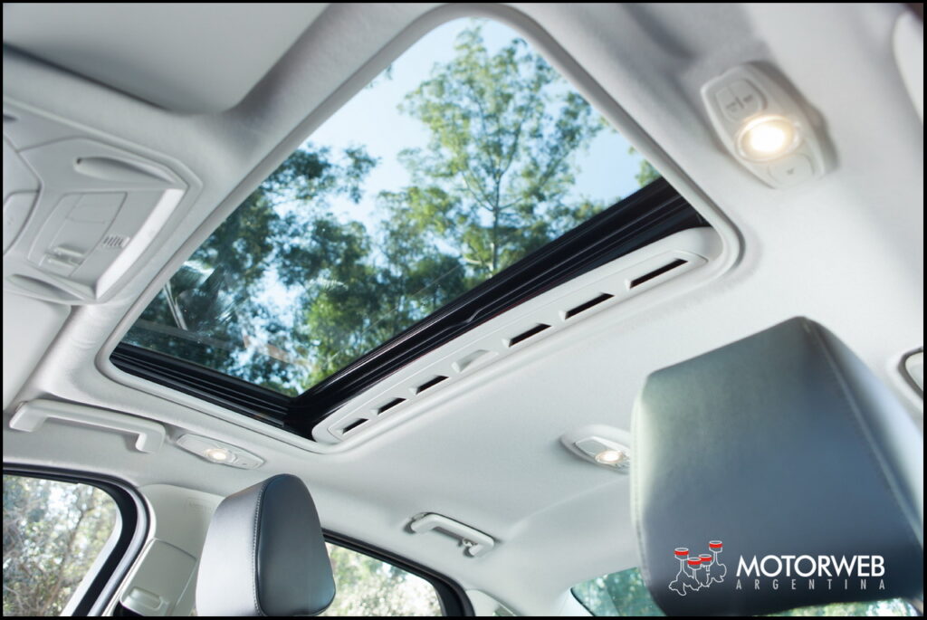 2015-07 TEST Ford Focus Titanium Motorweb Argentina 099