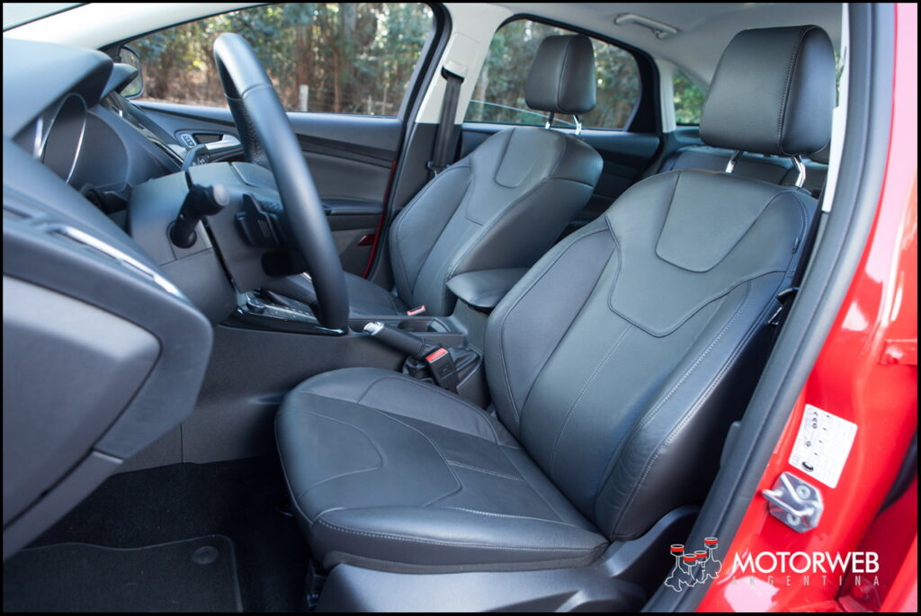 2015-07 TEST Ford Focus Titanium Motorweb Argentina 107