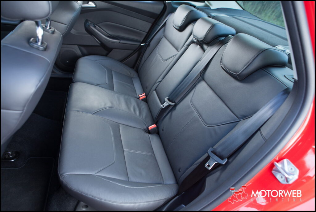 2015-07 TEST Ford Focus Titanium Motorweb Argentina 116