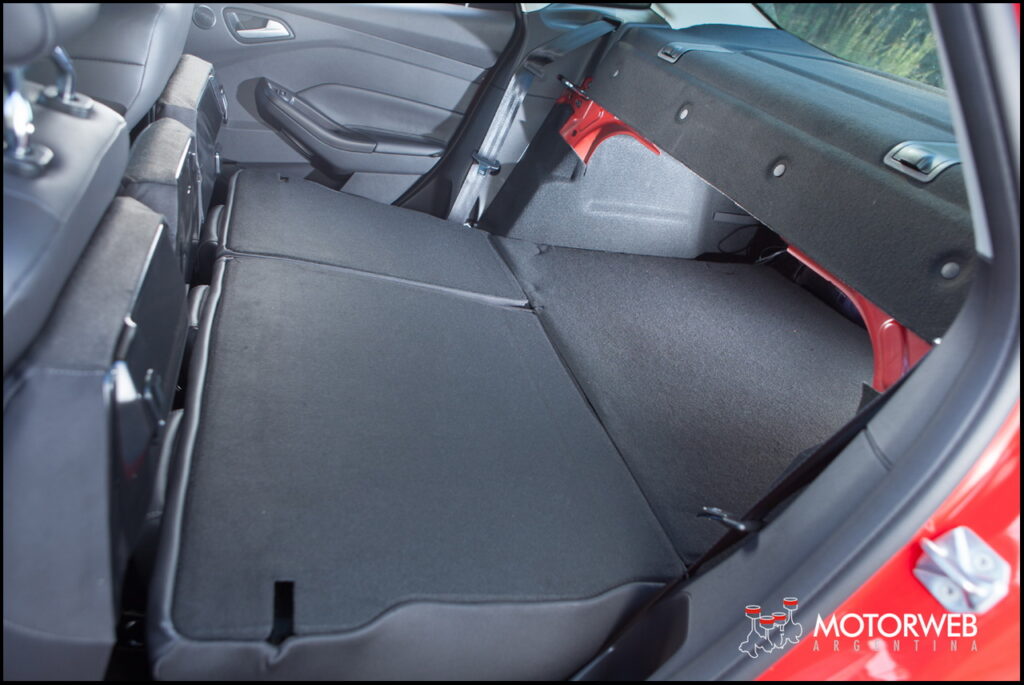 2015-07 TEST Ford Focus Titanium Motorweb Argentina 121