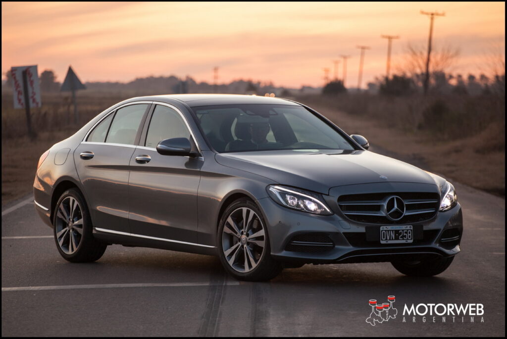 2015-07 TEST Mercedes C250 w205 Motorweb Argentina 024