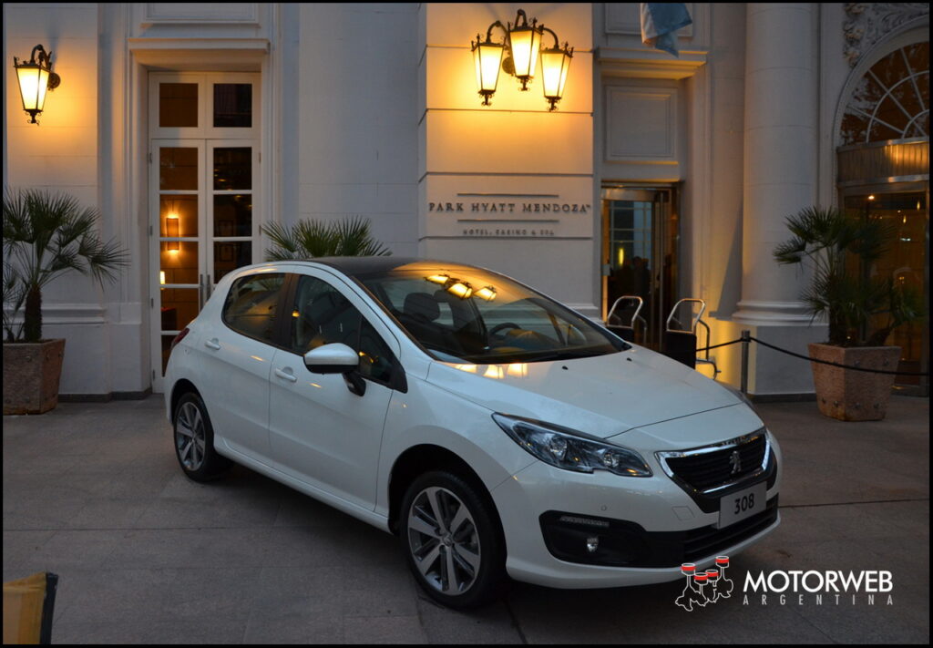 2015-08-10 LANZ Peugeot 308 y 408 Motorweb Argentina 011