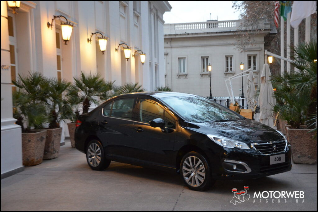 2015-08-10 LANZ Peugeot 308 y 408 Motorweb Argentina 012