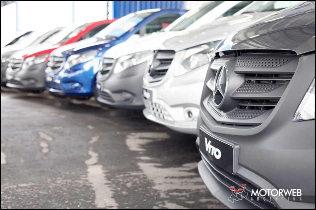 Mercedes-Benz. Foto 2 copy