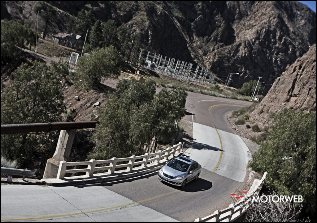 Peugeot 408 2015 Motorweb Argentina 19
