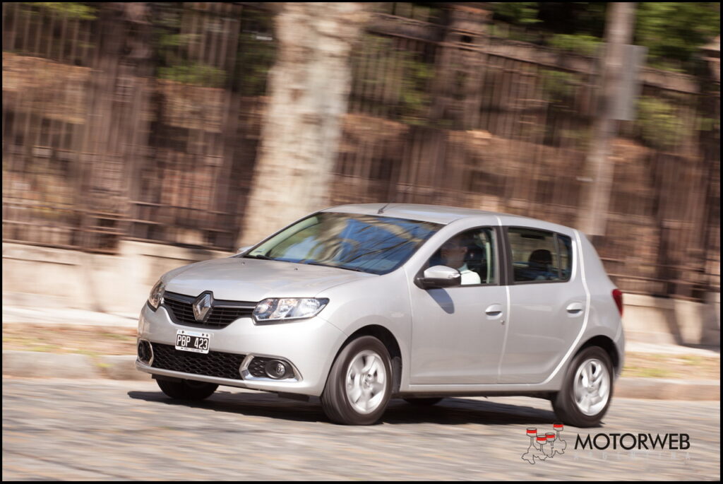2015-09 TEST Renault Sandero Motorweb Argentina 28