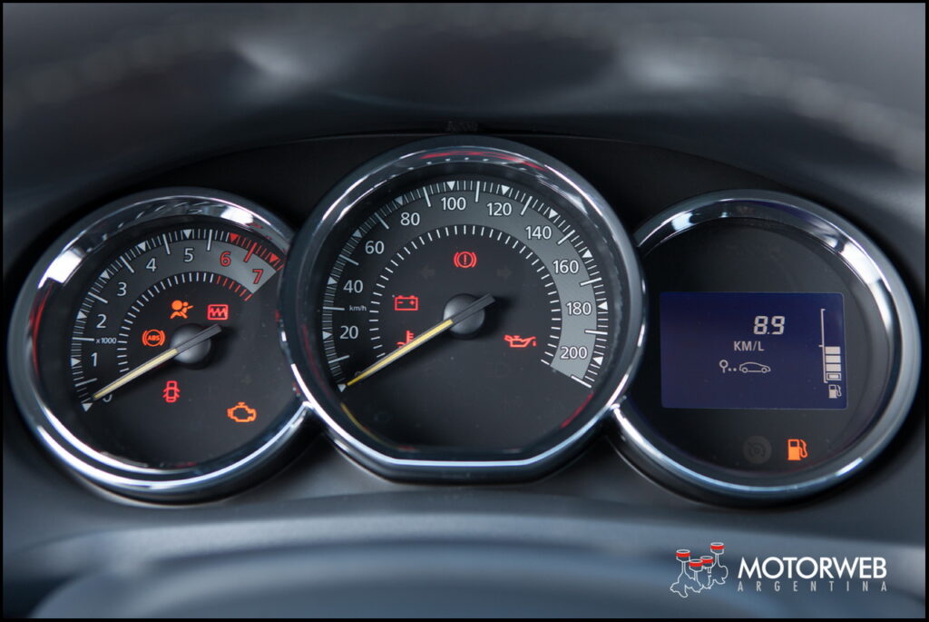 2015-09 TEST Renault Sandero Motorweb Argentina 40